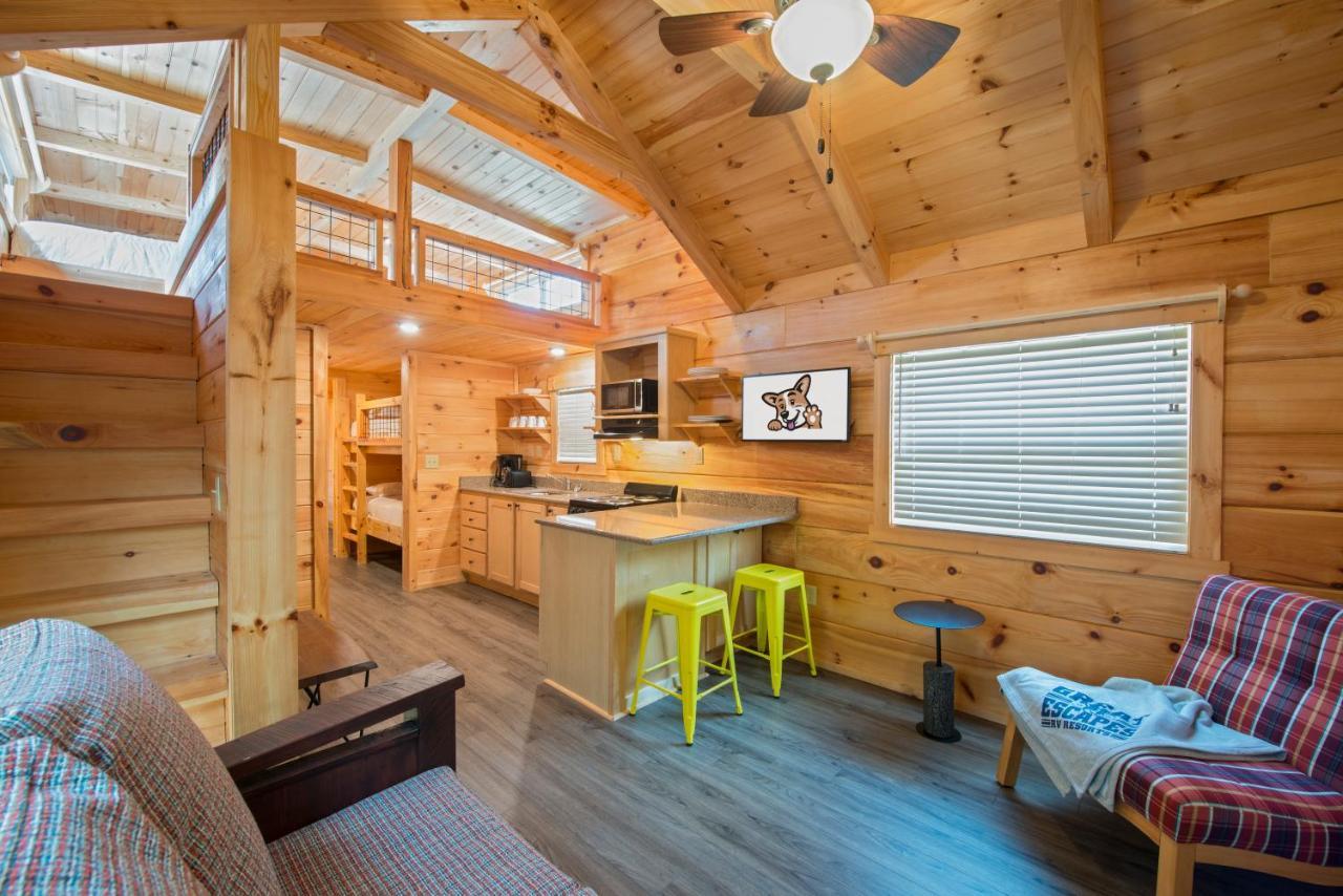 Great Escapes Rv Resort Bryan College Station 외부 사진