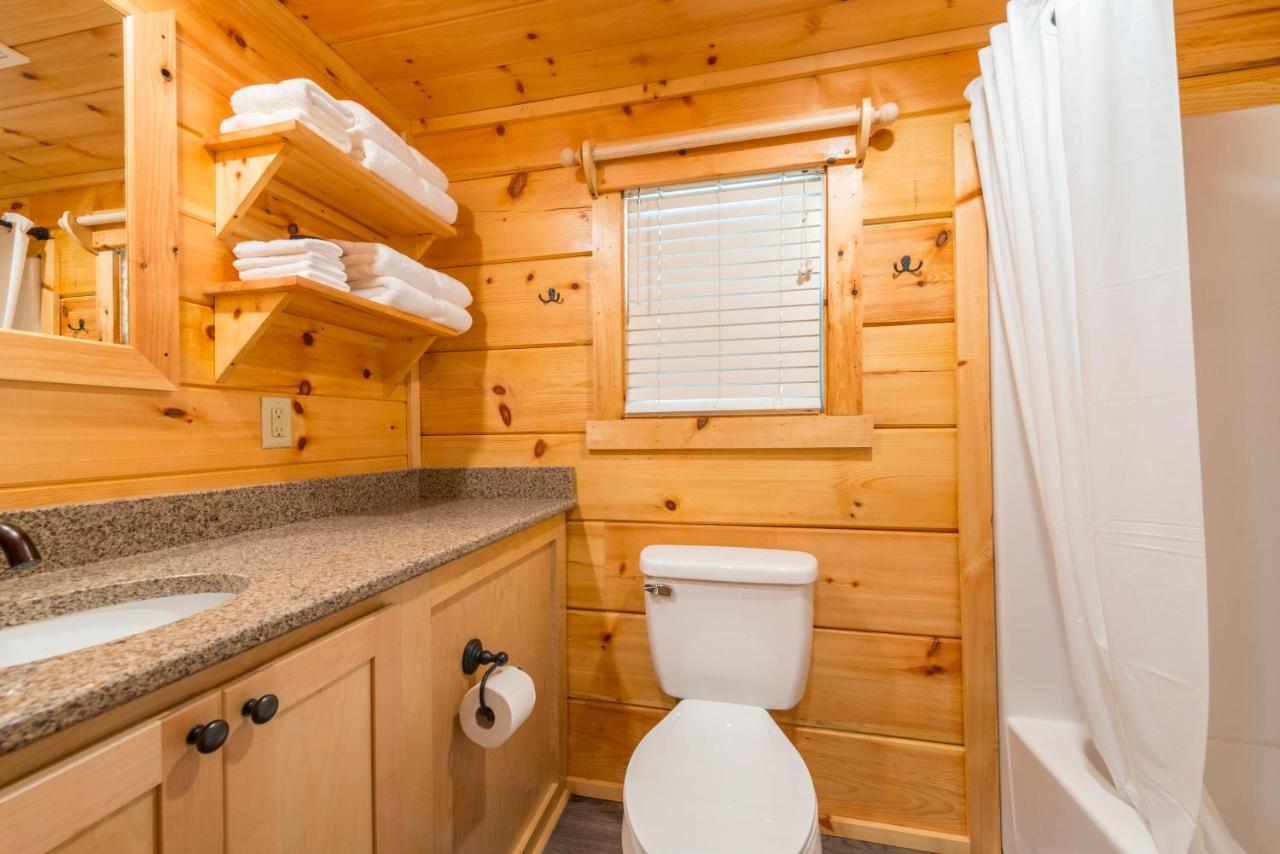 Great Escapes Rv Resort Bryan College Station 외부 사진