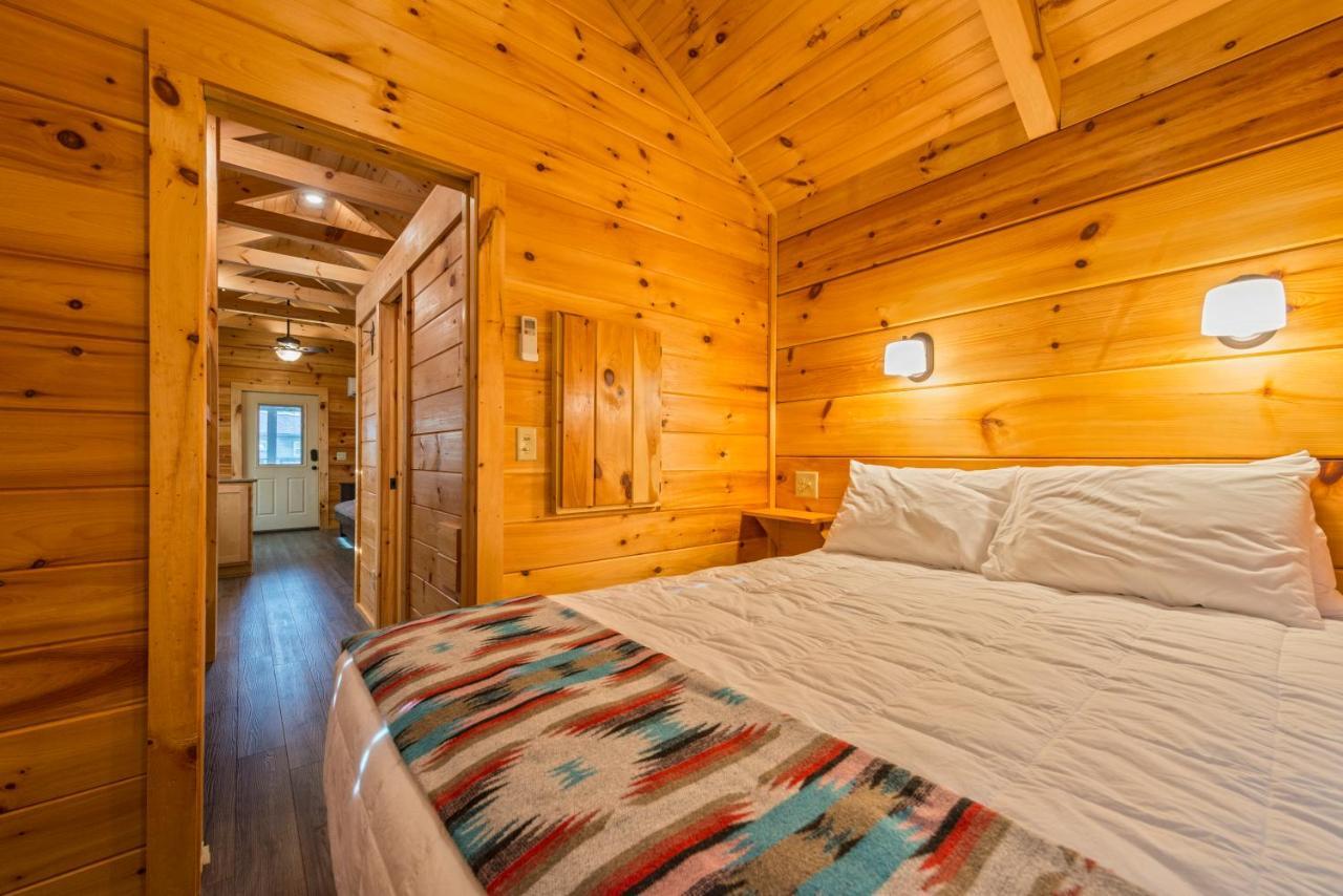 Great Escapes Rv Resort Bryan College Station 외부 사진