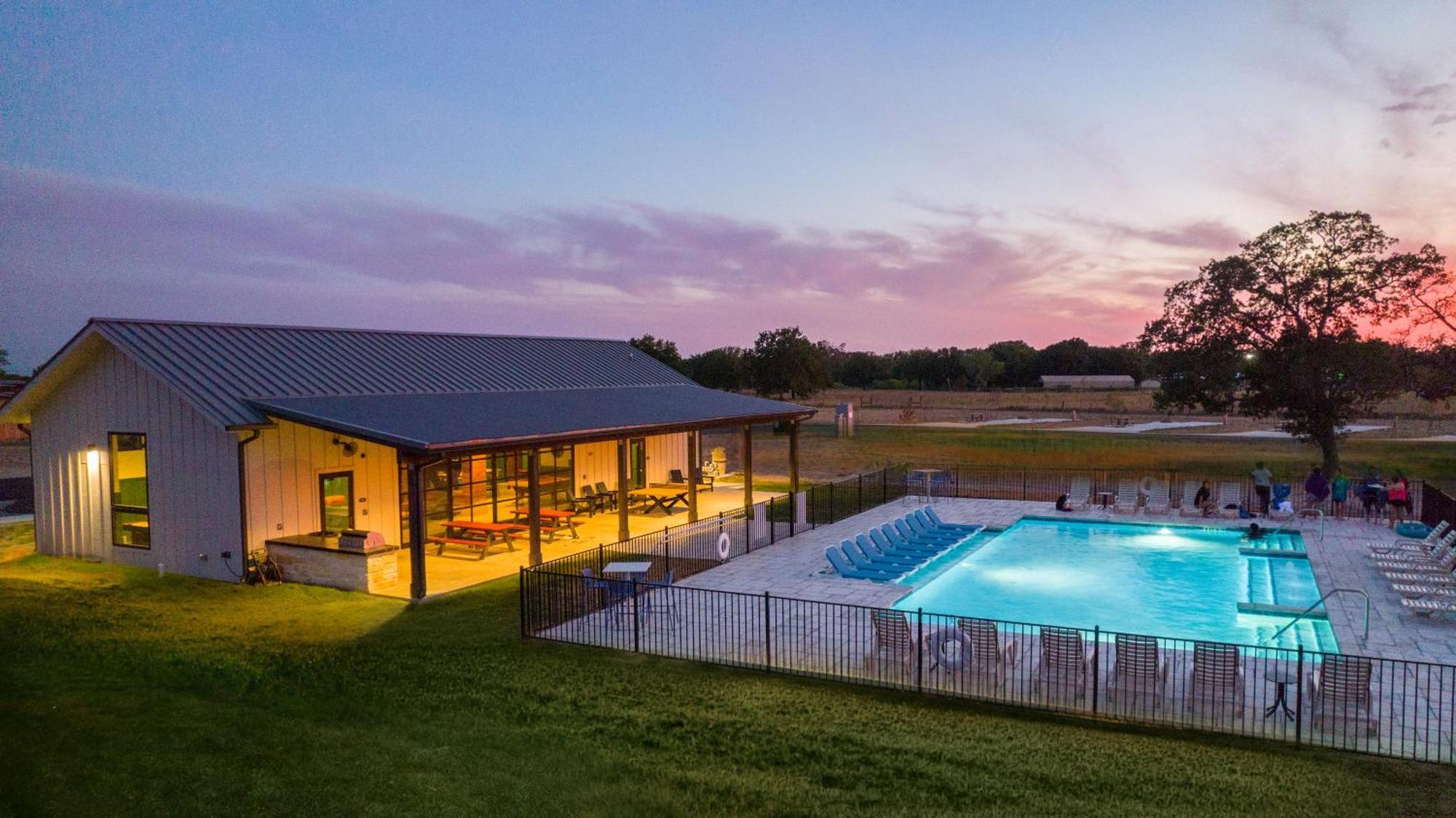 Great Escapes Rv Resort Bryan College Station 외부 사진