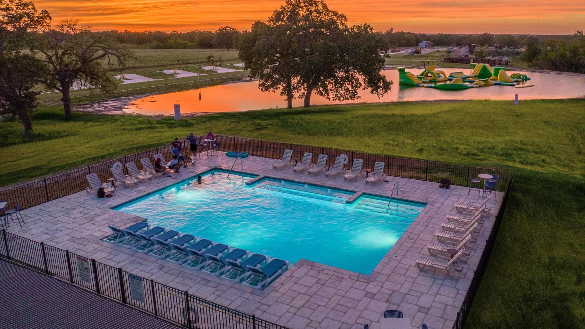 Great Escapes Rv Resort Bryan College Station 외부 사진